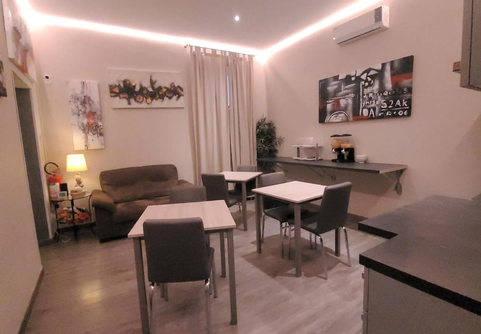 Romantic Dreams Sistina Guest House 0*, Rome