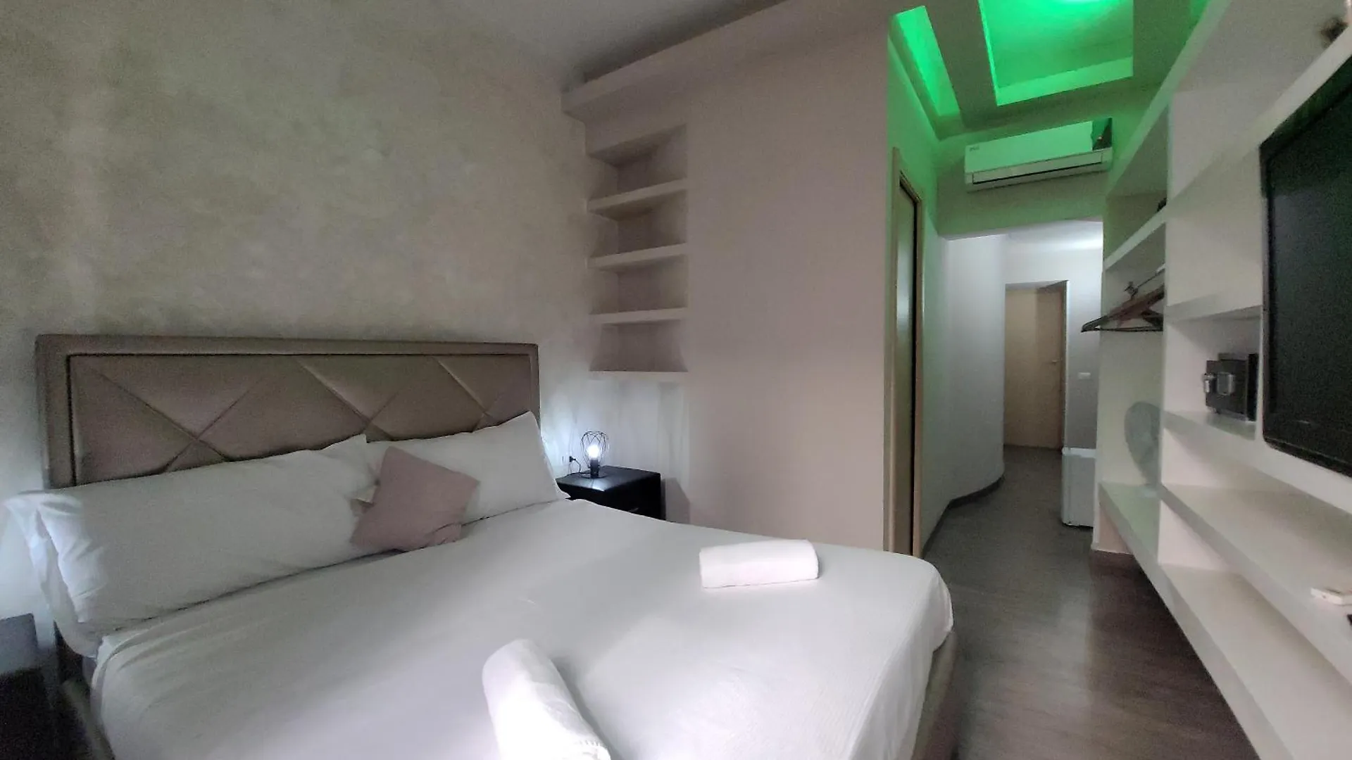 Romantic Dreams Sistina Guest House 0*, Rome